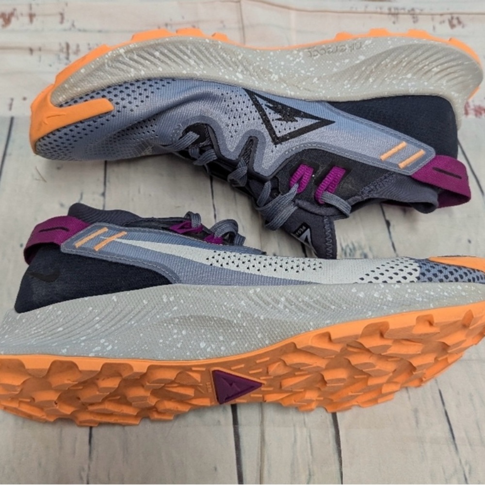 Nike Pegasus Gray and Orange Running Shoes with Breathable Mesh - Picture 3 of 7